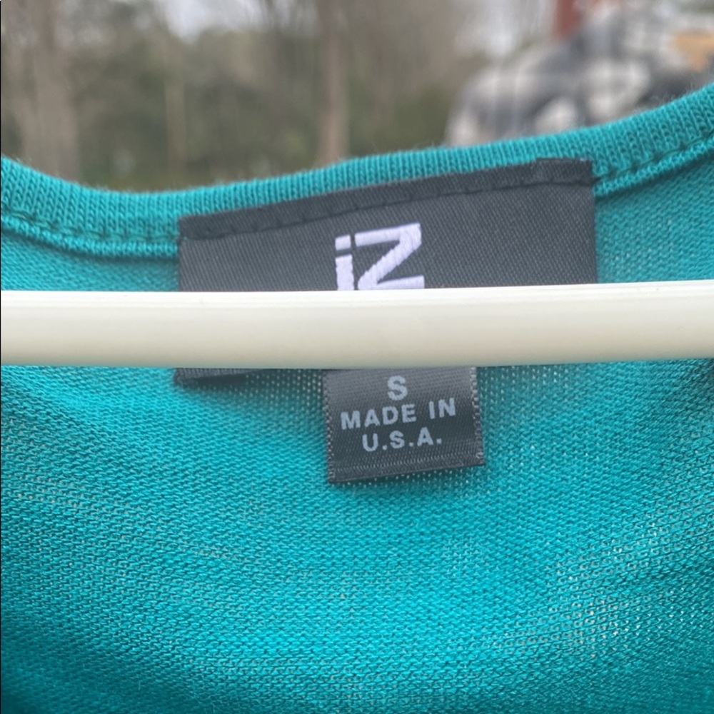 Green top - Picture 3 of 3